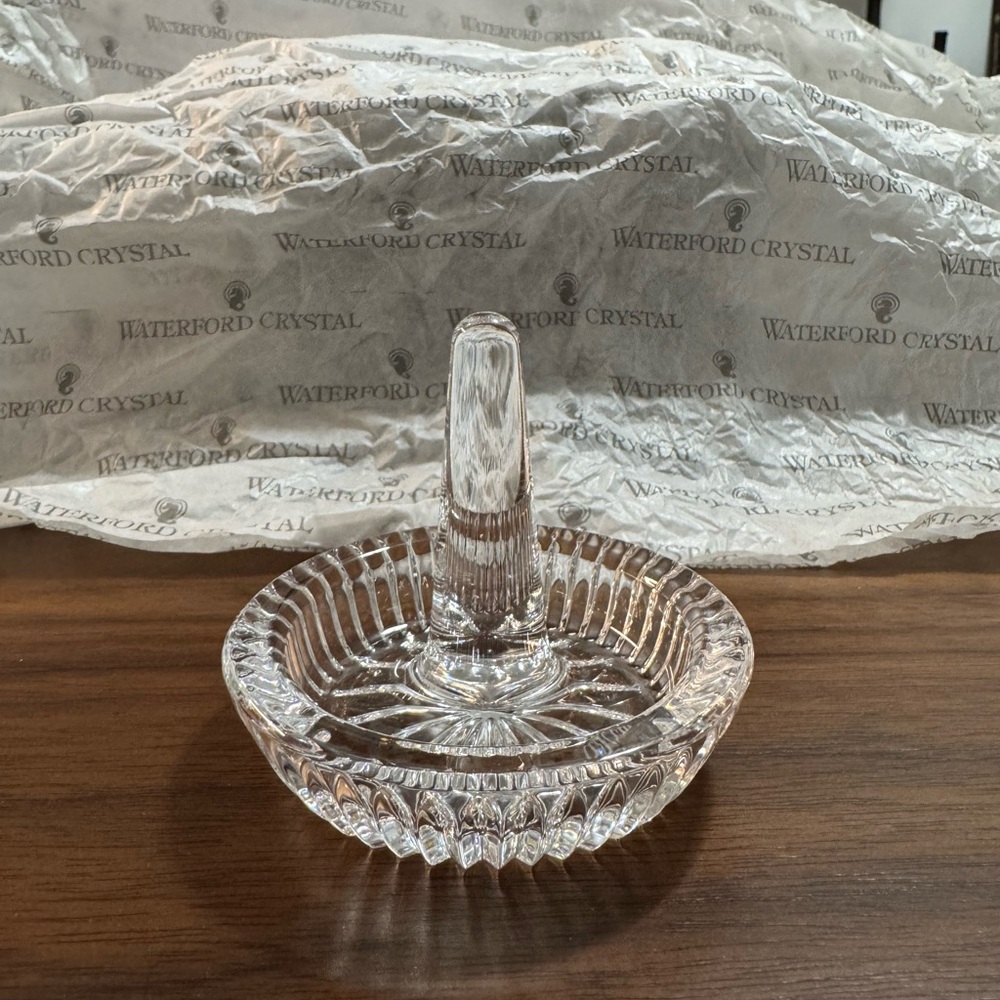 Brand New! Waterford Crystal Heritage Round Ring Holder